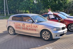 2.-auto
