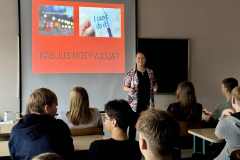 f4883f50-fe9a-4ab0-8ed2-713a7c085f34